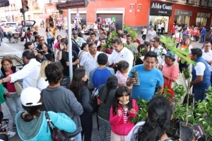 Armenta continúa con la difusión de las tareas de Claudia Sheinbaum en Puebla capital