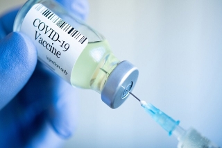 ¿Sabes qué países aplican tercera dosis de vacuna COVID-19? Te decimos