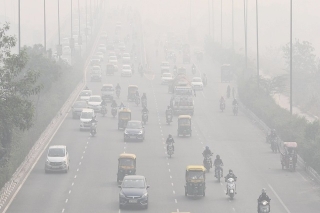 India: capital amanece envuelta en una neblina tóxica