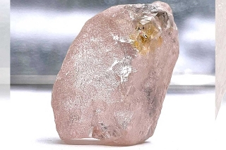 Encuentran raro diamante rosa en Angola; es el mayor visto en 300 años