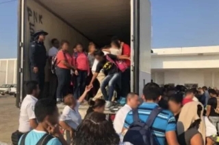 Rescatan a más de 300 migrantes en Veracruz