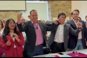 ¡Ridículo! Alejandro Carvajal pide le levanten la mano tras ser ignorado 