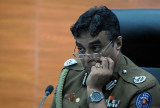 Aceptan renuncia del ministro de Defensa y el jefe de la policía de Sri Lanka