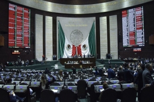 Cámara de diputados discuten desafuero de Saul Huerta