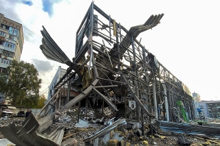 Un avión militar se estrella contra un edificio de viviendas en la ciudad de Yeisk, Rusia