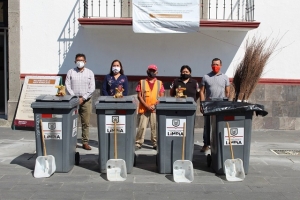 Dona Ayuntamiento de Puebla equipo de barrido manual a Juntas Auxiliares