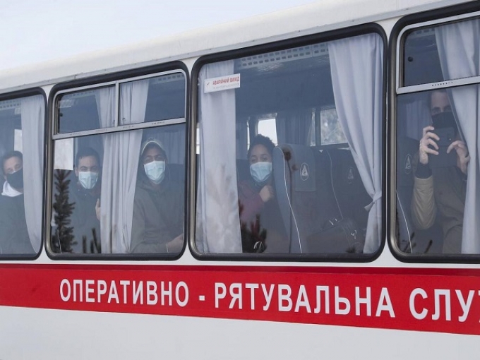 Ministra ucraniana, en cuarentena con evacuados de China por solidaridad