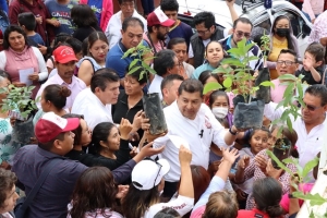 En apoyo a comerciantes del Estado y por amor a Puebla, Armenta impulsará paneles solares en tianguis y mercados