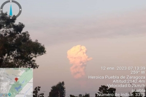 Popocatépetl registró explosión con emisión de vapor de agua y cenizas