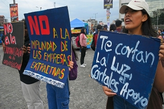 Ecuador paralizado: Suspensión laboral de dos días por crisis eléctrica histórica