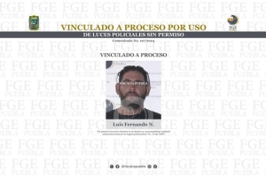 Vinculado a proceso por uso de luces policiales sin permiso