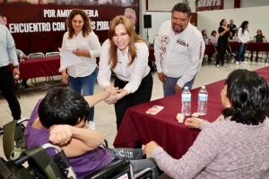 Ceci Arellano promueve la inclusión de personas con discapacidad auditiva 