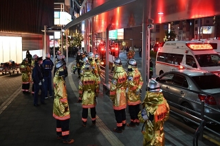 Detenido sospechoso de ataque con cuchillo en tren de Tokio que dejó 10 heridos