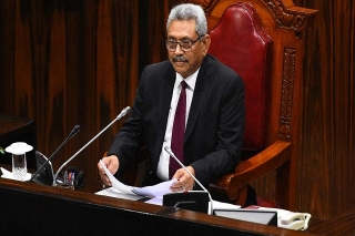 Desde Singapur y después de huir, el presidente de Sri Lanka renuncia formalmente; manifestantes liberan Colombo