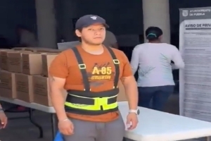 Mientras candidato de Morena exhibe mapachería del PAN; Ayuntamiento de Puebla manda a patrullas a vigilar la zona 