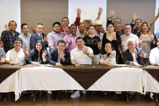 Líderes migrantes de Puebla cierran filas con Armenta