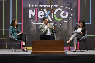Armenta dialoga con jóvenes de la UPAEP en el conversatorio  &quot;Hablemos por México&quot; y escuchan sus propuestas 