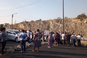 Colonos de Clavijero bloquean Periférico ante aumento de la inseguridad en Puebla capital 