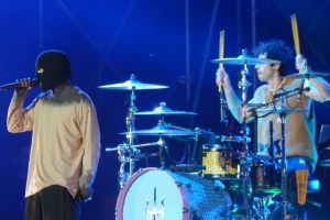 Twenty One Pilots sorprende con tributo a Blink 182 en Festival Estéreo Picnic