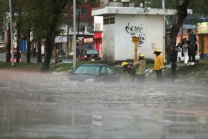Intensas lluvias dejan un fallecido y cuantiosas afectaciones en Puebla