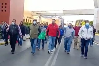 Fracasa marcha contra verificación en Puebla