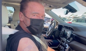 Schwarzenegger recibe vacuna COVID-19: ‘Ven conmigo si quieres vivir’