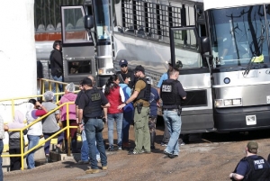 Fueron 107 los mexicanos detenidos en megarredada de Misisipi