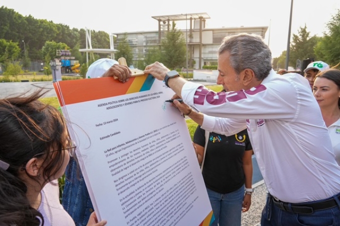 Pepe Chedraui, primer candidato a la Presidencia Municipal en firmar compromisos a favor de la niñez 