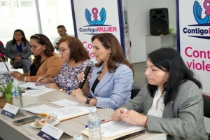 SMDIF Puebla atiende violencia contra las mujeres con mesa interinstitucional