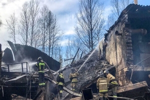 Fallecen 15 personas en Rusia tras incendio en fabrica de explosivos