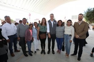 Entrega Pepe Chedraui infraestructura educativa en la Junta Auxiliar de San Francisco Totimehuacán