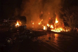 6 pipas se incendian tras choque en carretera de Tamaulipas
