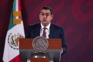 En Palacio Nacional, Sergio Salomón invita a feria de Puebla 2023 y al desfile del 5 de mayo