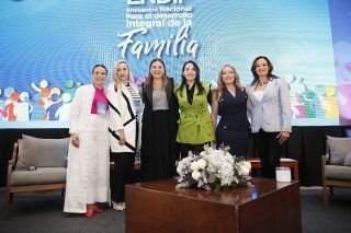 Estrategia de salud mental del SMDIF Puebla, un éxito en encuentro nacional para el desarrollo integral de la familia