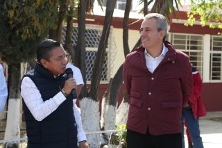 Acerca Pepe Chedraui obras educativas a la niñez poblana