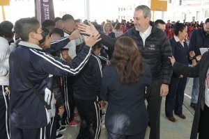 Fortalece Pepe Chedraui espacios educativos en la capital poblana