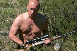 Líderes del G7 se burlan de fotografías de Putin con el pecho desnudo