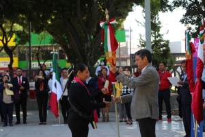 Ayuntamiento de Puebla abandera a escuelas, juntas auxiliares e inspectorías 