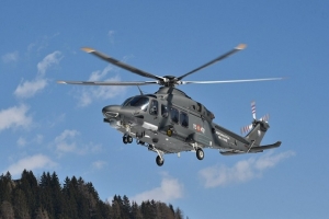 Se cae helicóptero en Italia; encuentran a 7 víctimas en zona boscosa