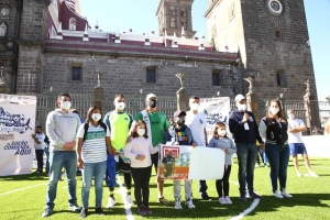 Eduardo Rivera Pérez inaugura el torneo Street soccer