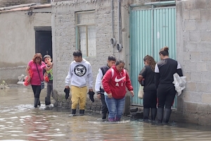 Continuan lluvias e inundaciones en Chalco