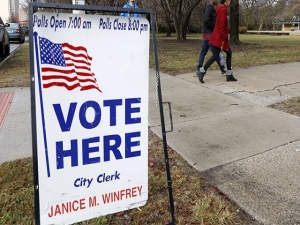 Estadounidenses votan este martes en seis estados para elegir rival de Trump