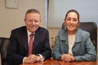 Sheinbaum comparte foto con Arturo Zaldívar tras renuncia de ministro a la Corte