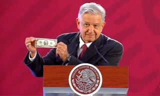 Con 200 pesos y un dolar en la cartera, AMLO da a conocer su declaración patrimonial