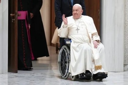 El Papa presenta insuficiencia renal leve: manda mensaje