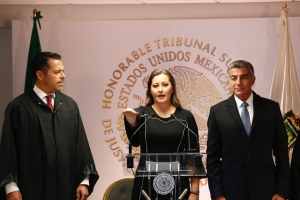 Martha Erika Alonso rinde protesta como gobernadora constitucional ante el tribunal superior de justicia del estado