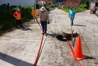 Limpieza y desazolve en más de 10 km de drenaje realizó Agua de Puebla en comunidades afectadas por las lluvias en la Sierra Norte