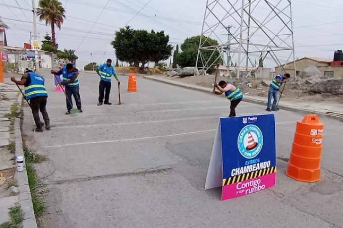 Por una movilidad segura Ayuntamiento de Puebla coloca 103 reductores de velocidad