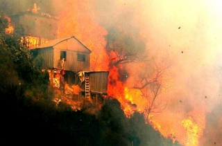 Incendio en Chile destruye por lo menos 45 viviendas