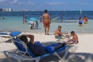 Es oficial, Senado aprueba 12 días de vacaciones continuas para trabajadores